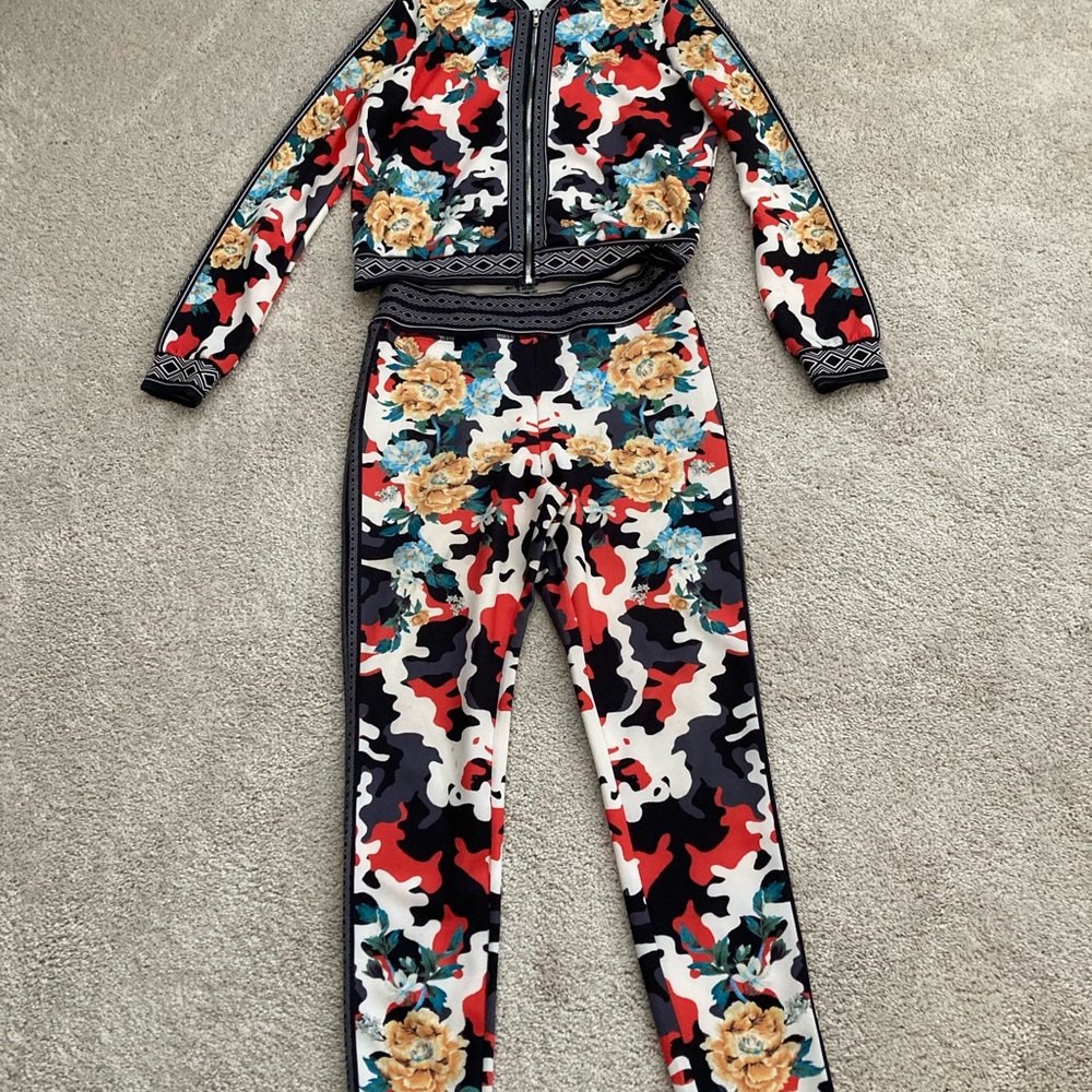 Pant suit